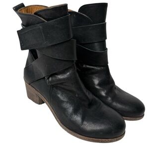 P. Monjo Black Boots Low Heel Ankle SZ 37.5 US 7 Leather Wrap Around Strap Spain